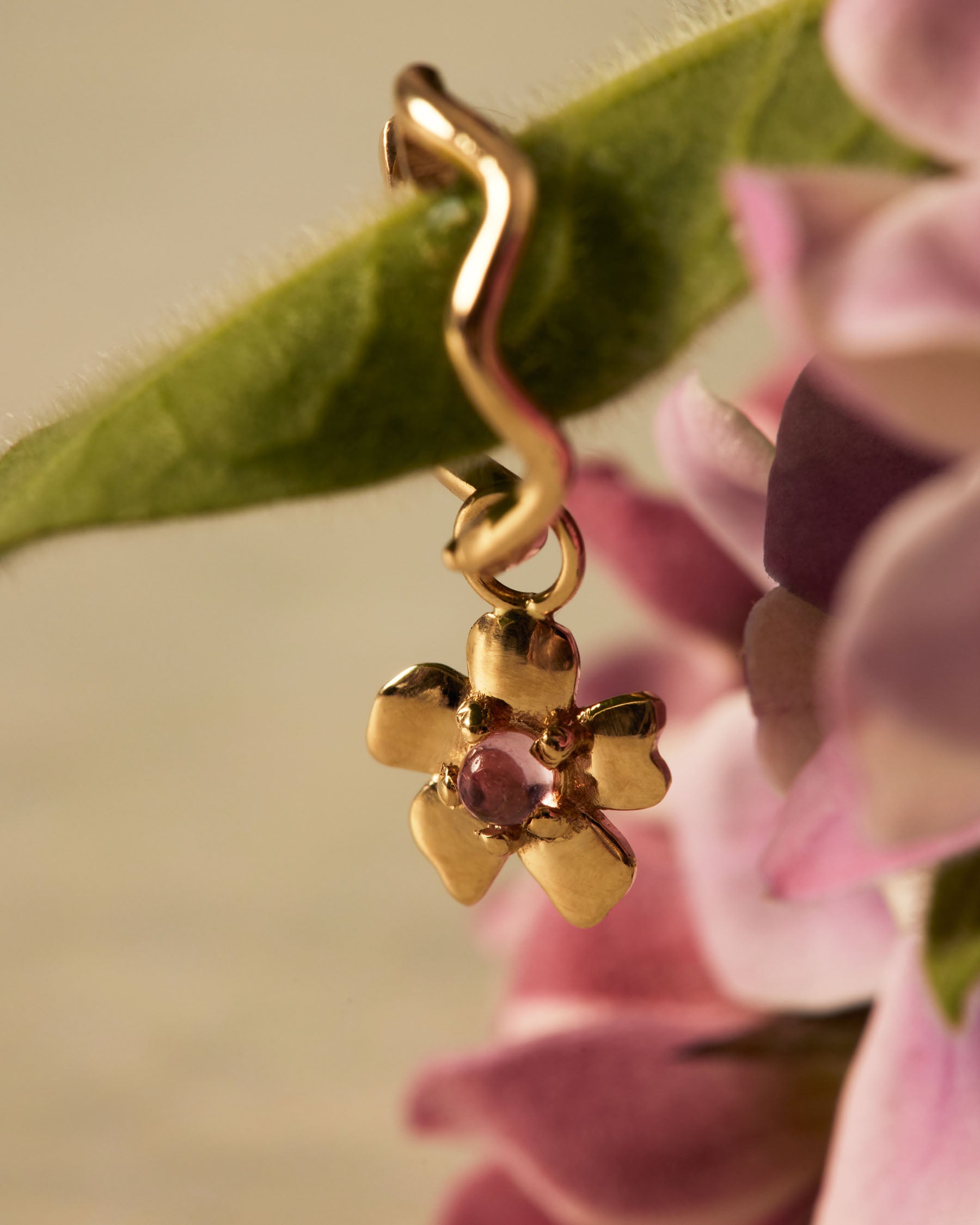 Pendientes Aro Flor Forever | Oro Macizo 18K |